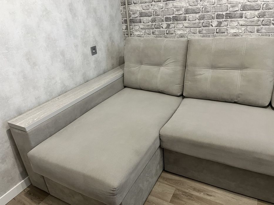 Продам почти новый диван