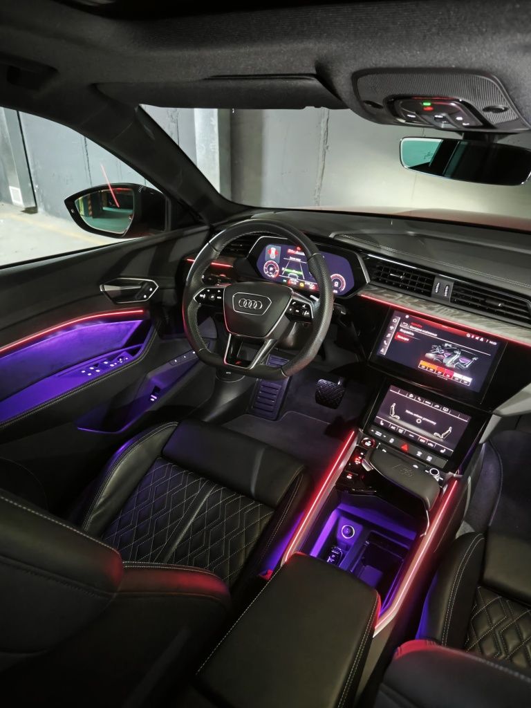 Audi E-tron естетична підсвітка салону Ambient light interior