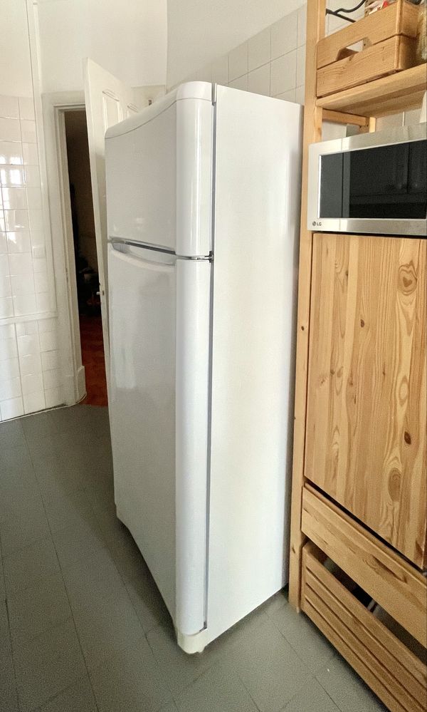 Frigorífico com congelador Indesit