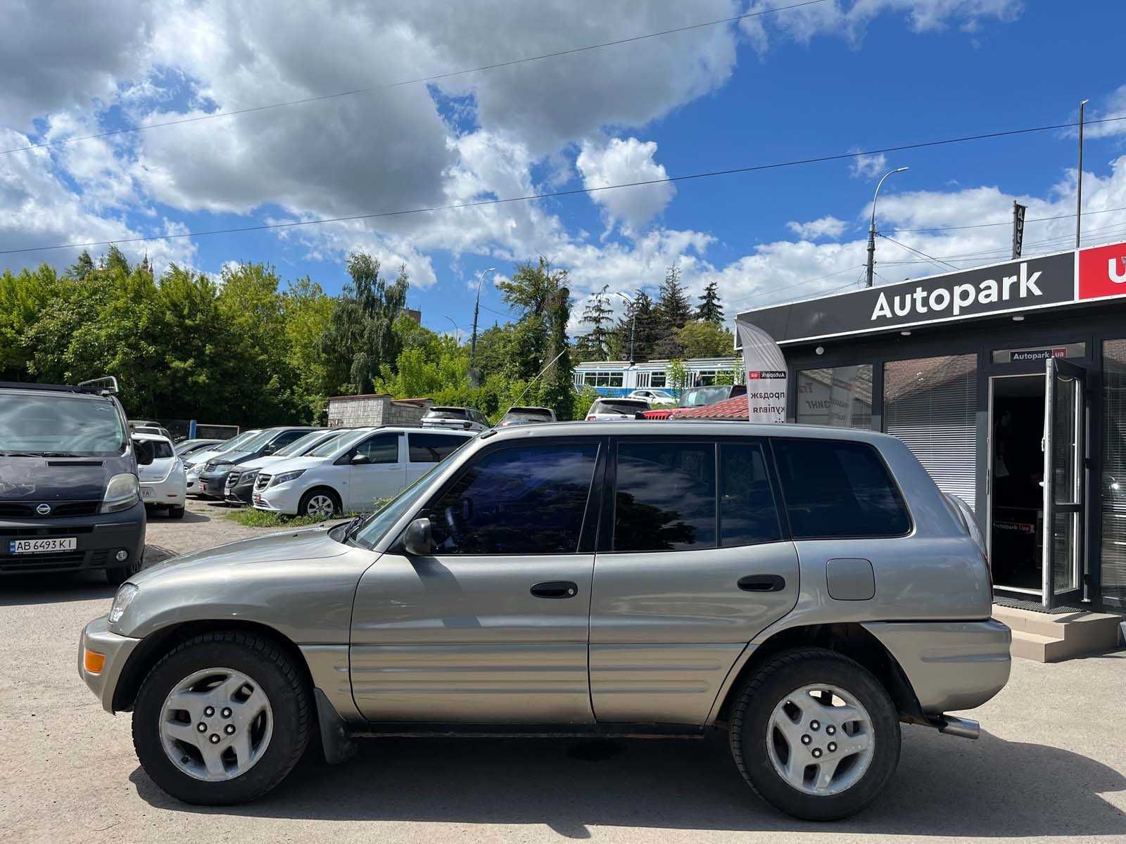 Продам Toyota RAV4 2000р. #43650