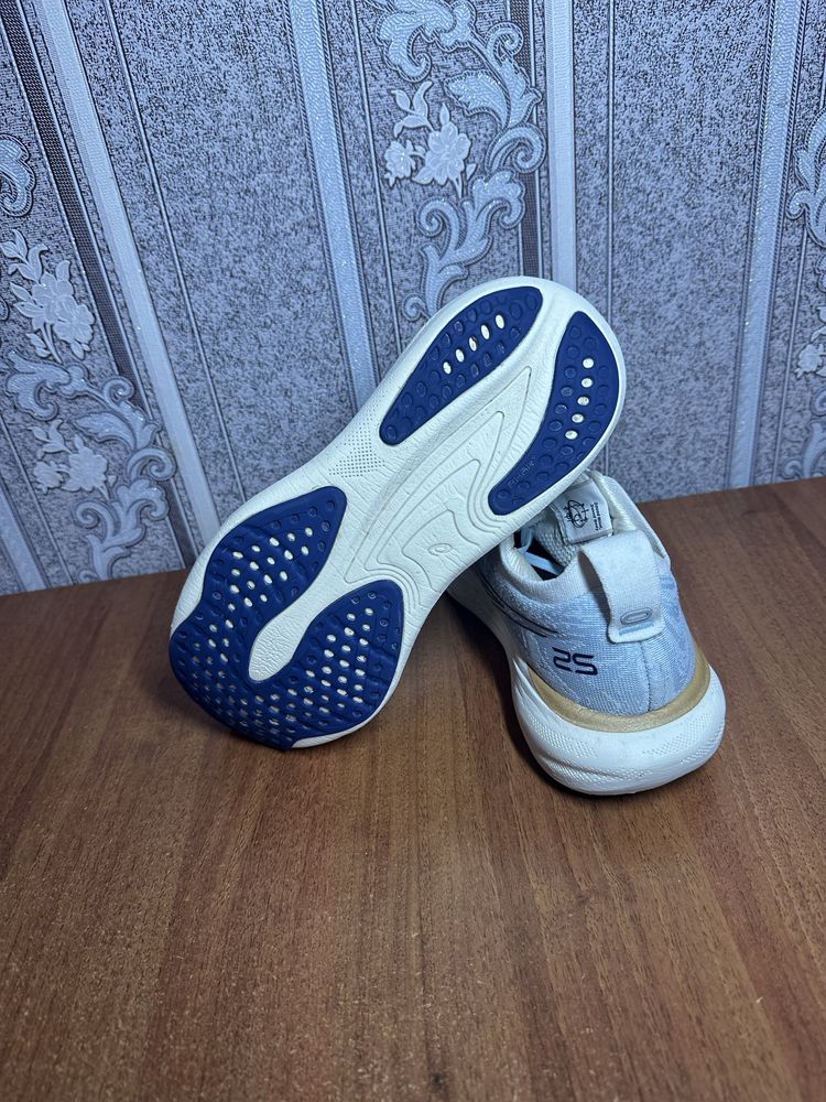 Оригінал! Кросівки asics gel-nimbus 25, розмір 40,5 (25,5 см)