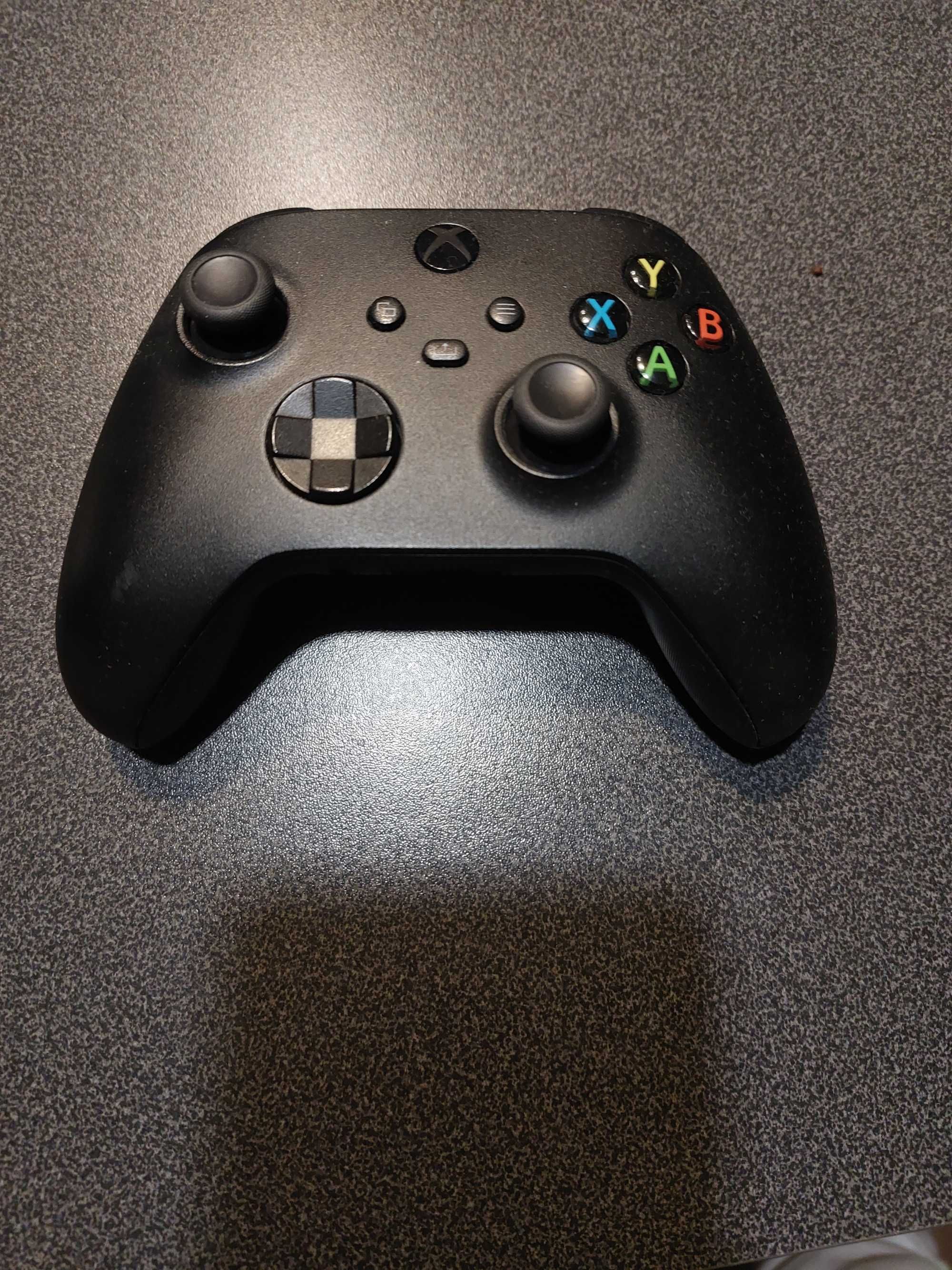 Xbox one z 3 padami