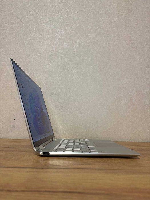 Ноутбук HP Spectre x360 Convertible 14-ea0xxx в ідеальному стані