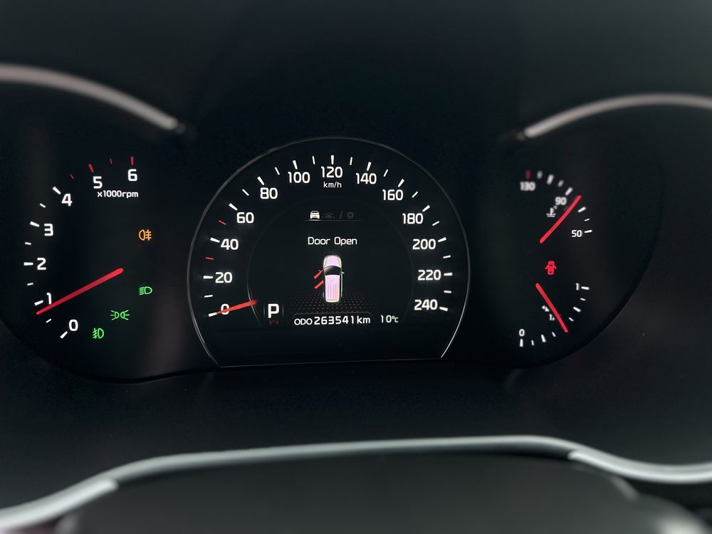 Продам Kia Sorento 2013 року на автоматі