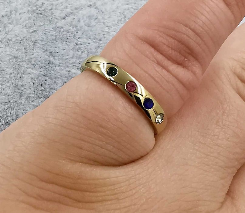 Pierścionek stal chirurgiczna średnica 20 mm kolorowe cyrkonie