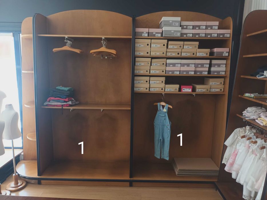 móveis para lojas de roupa