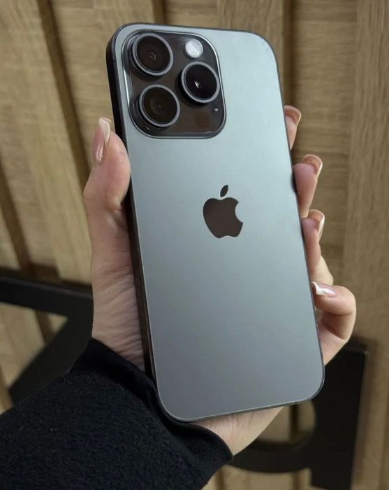Продам iPhone 15 Pro 256
