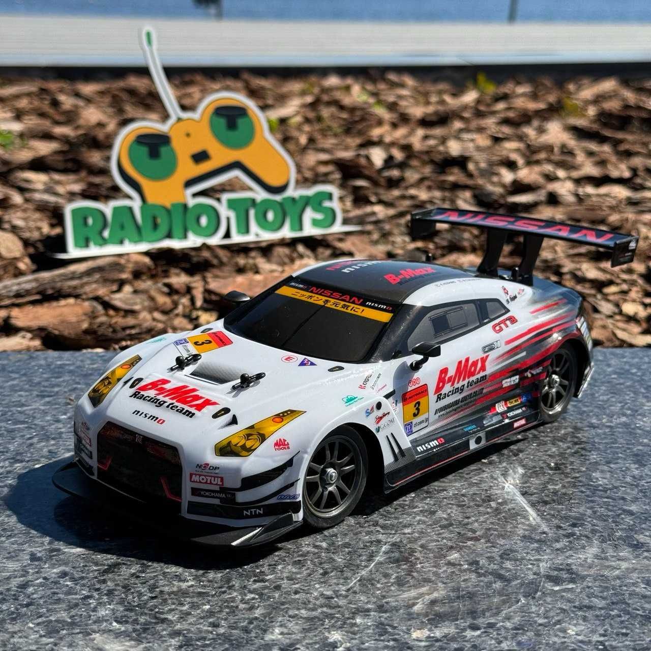 Дрифтовая машинка на радиоуправлении Nissan GT-R 1:16. Дрифт машинка