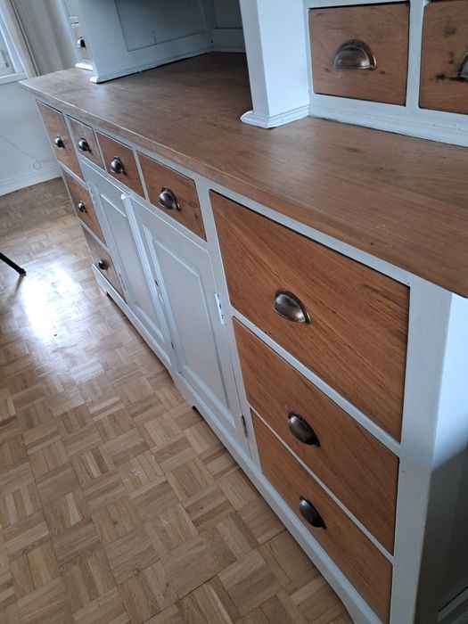 Piękny, duży kredens w stylu rustykalnym / vintage – drewno i biel