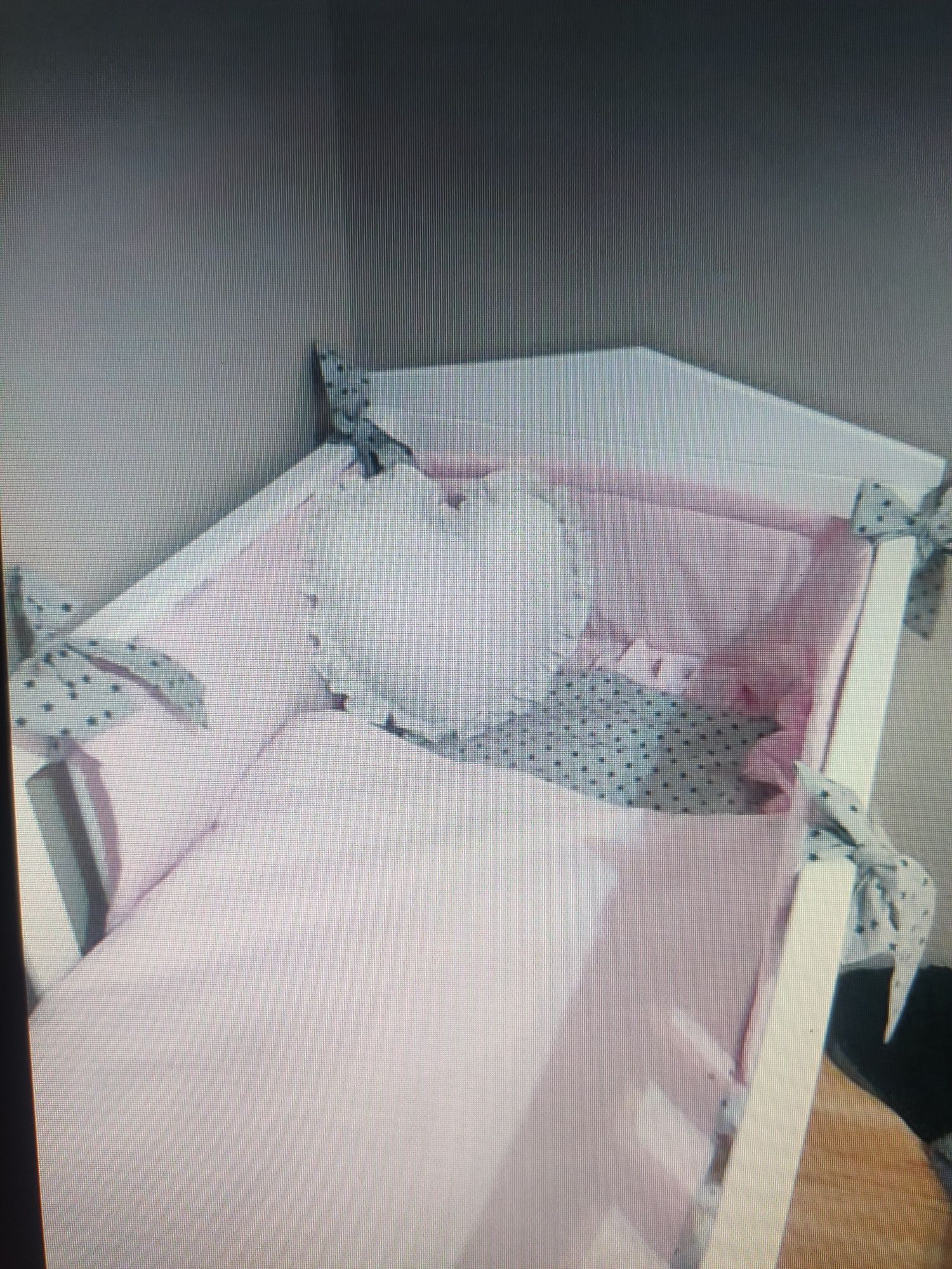 Łóżeczko dla niemowlaka plus wyposazenie