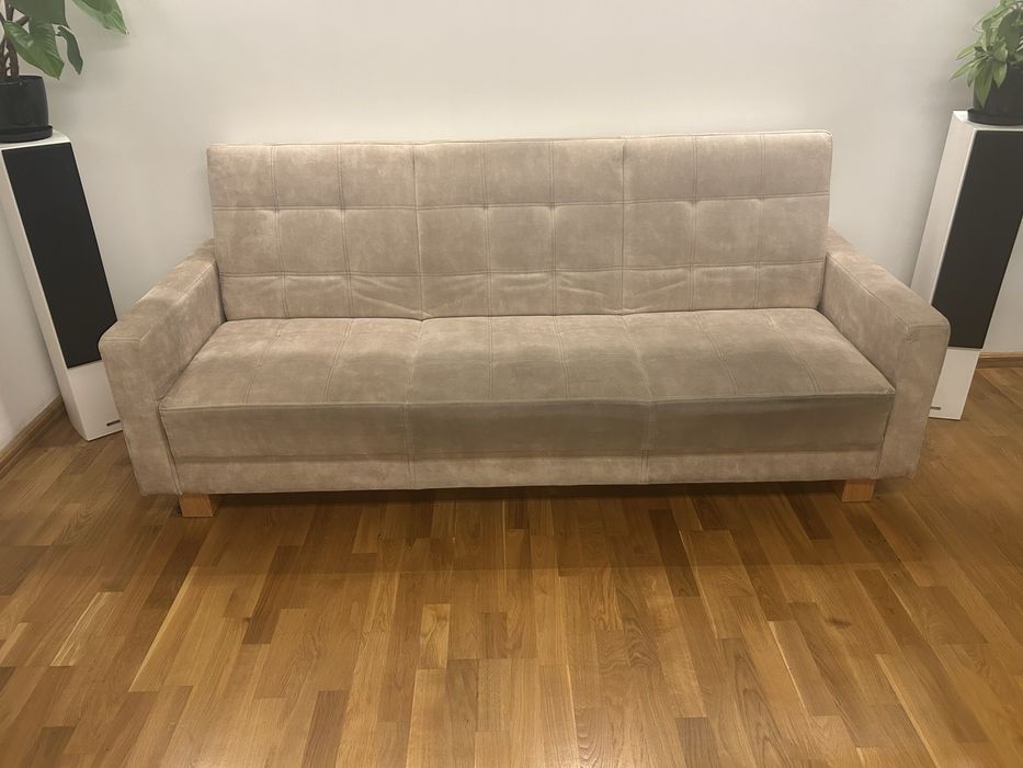 Kanapa rozkładana, dwa fotele, pufa-podnóżek