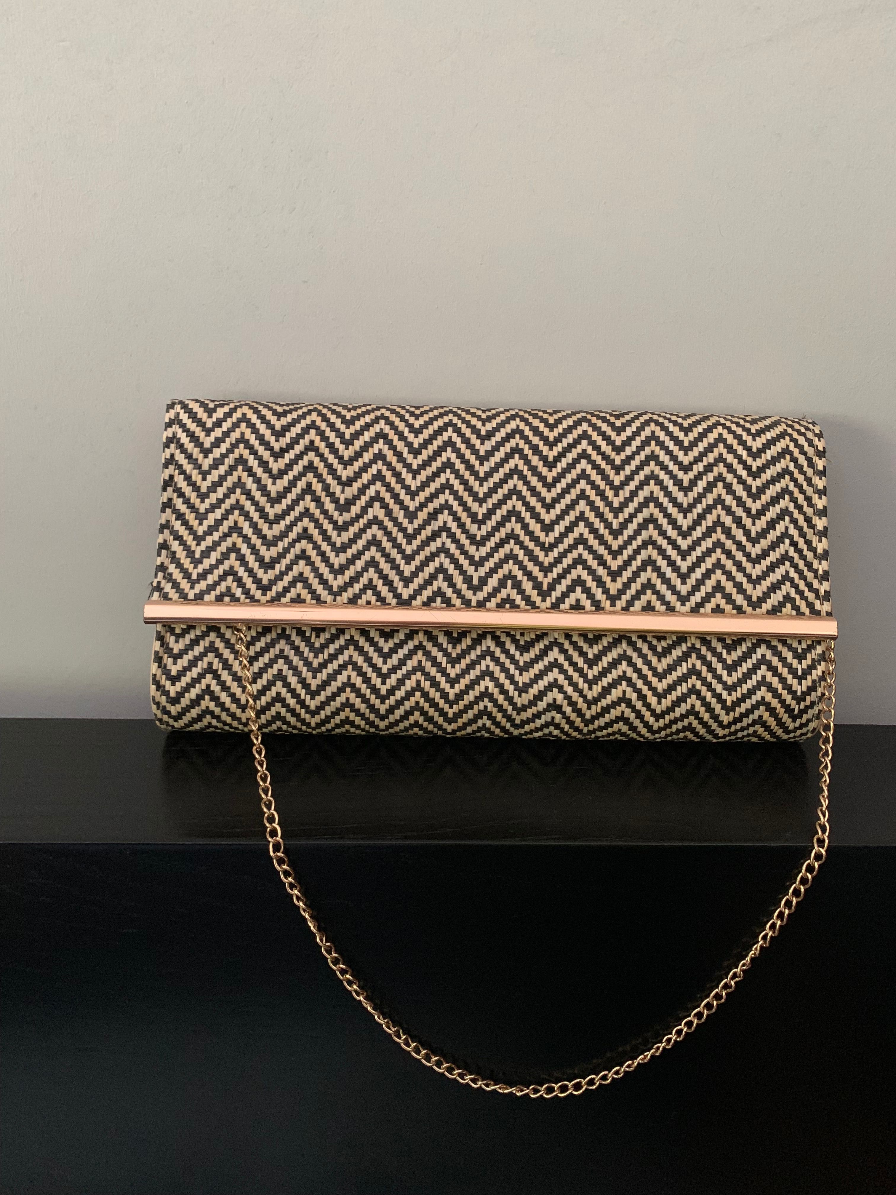 Clutch de mão padrão preto & creme