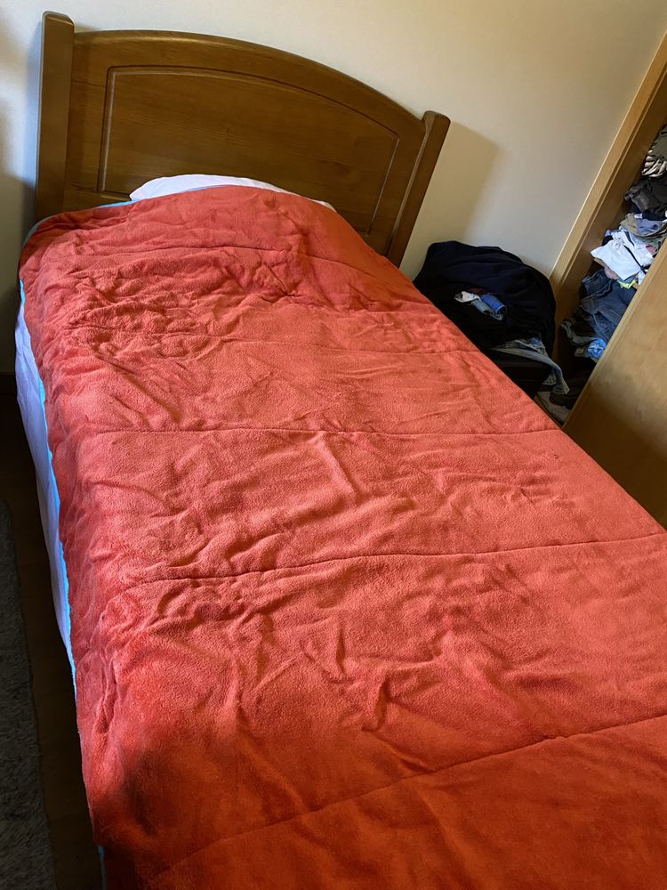 Cama de solteiro com colchão