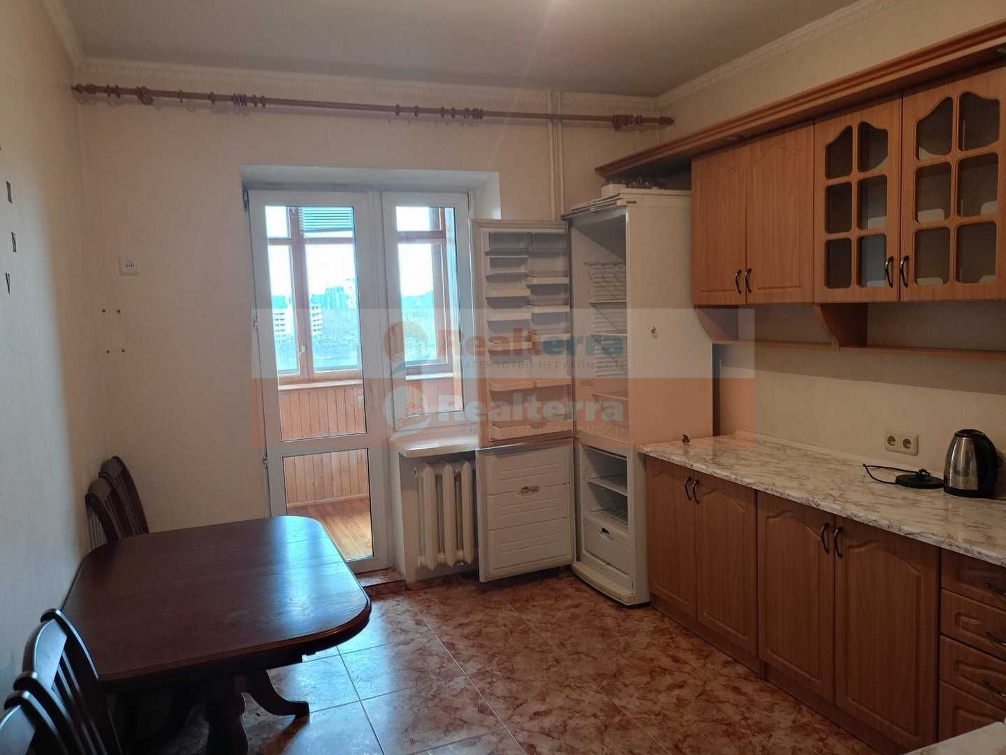 2 к, Киев, Дарница, ул. Ревуцкого 5