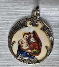 Srebrny medalik w emalii z Matką Boską