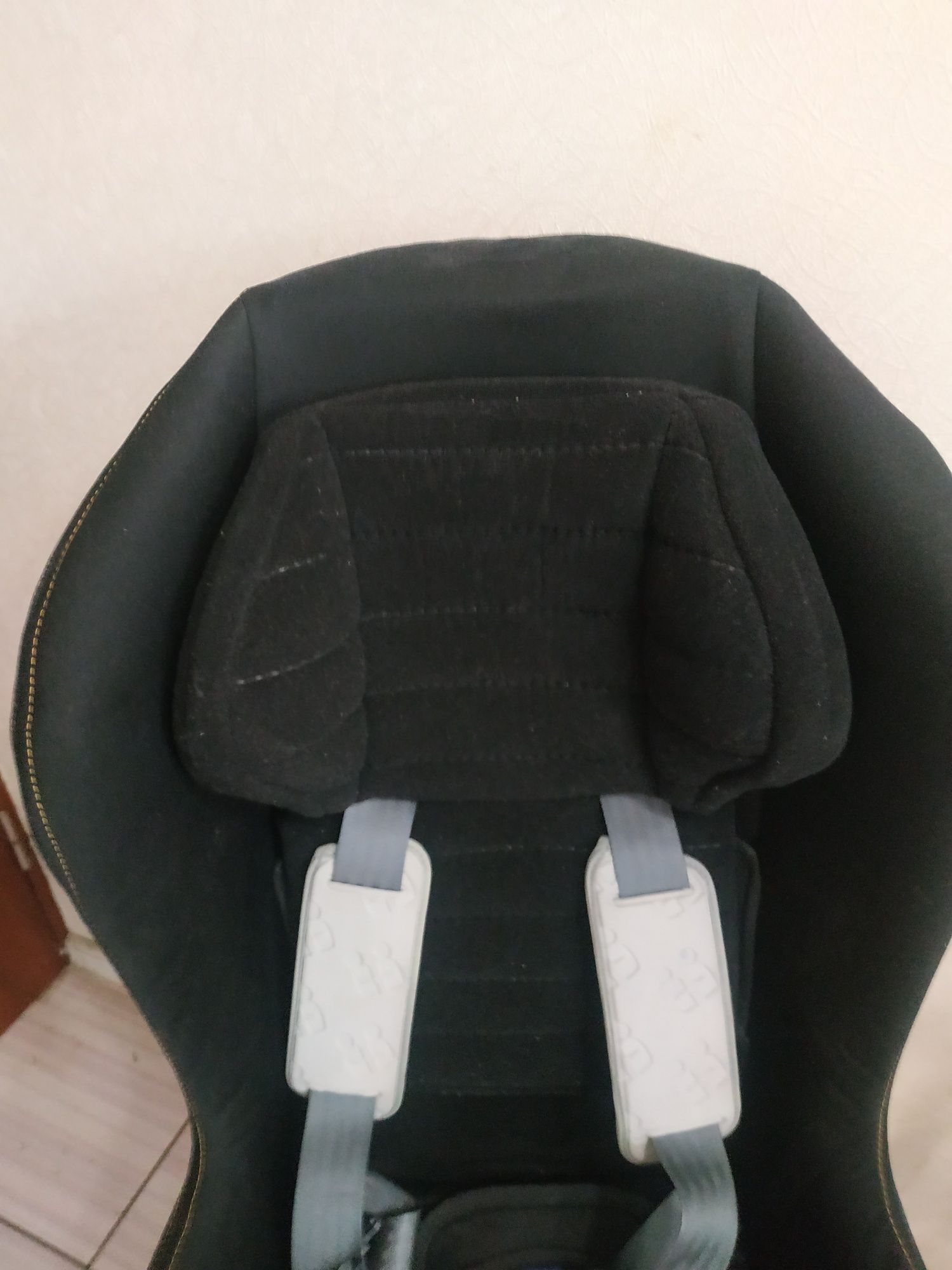 Çhicco Xpace Isofix в отличном состоянии.