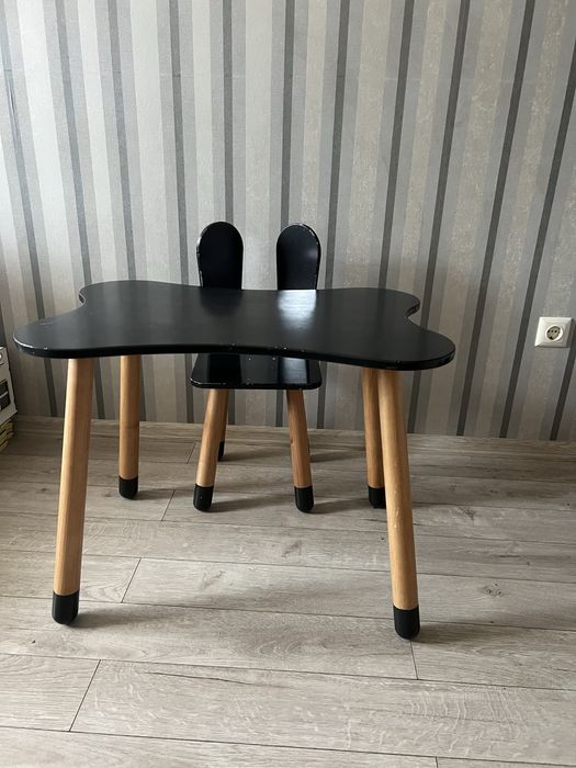 Дитячий Стіл пензлик кісточка столик  стілець зайчик стільчик