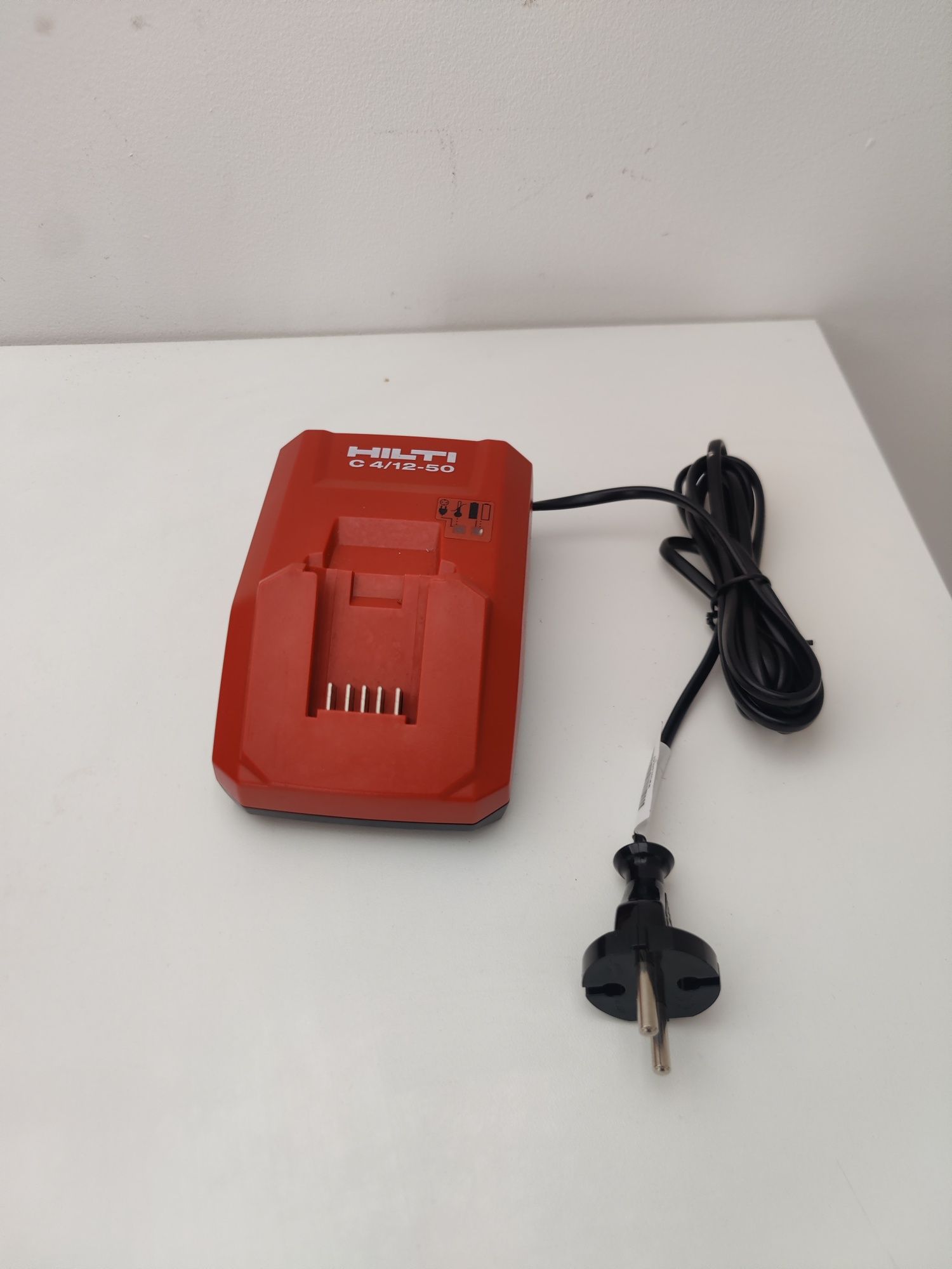Nowa ładowarka sieciowa Hilti C 4/12-50