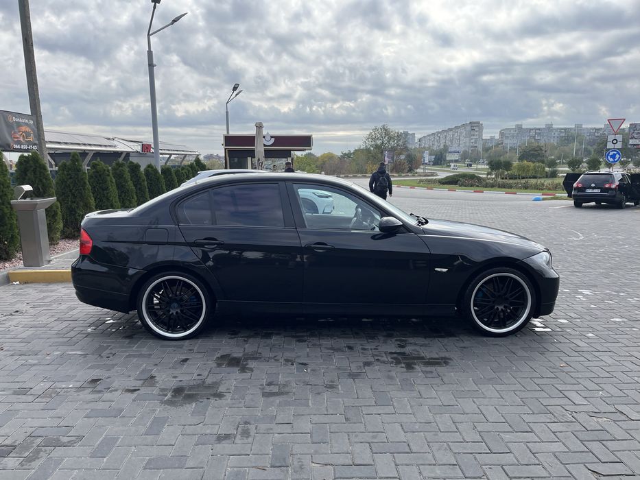 Продам BMW e90 2007 2.0