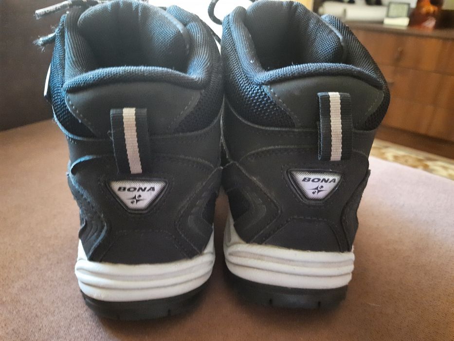 Ботинки зимние на мальчика р.40-41 по стельке 25 см