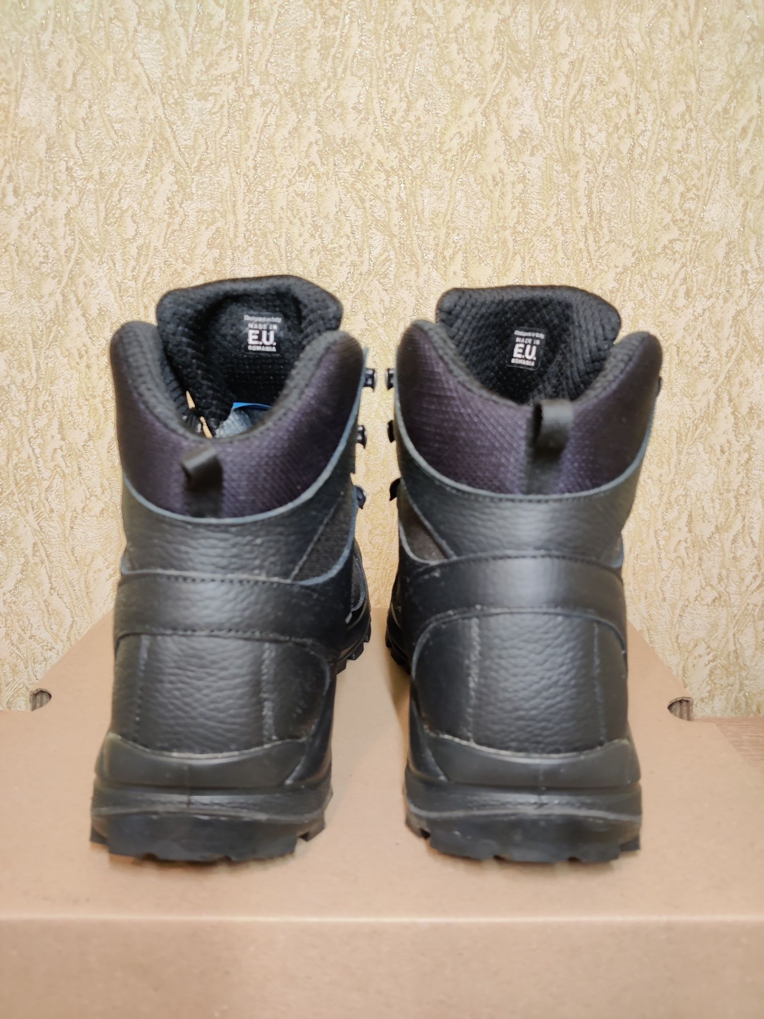 Зимние трекинговые ботинки с мембраной Watertex. 44р (29см)