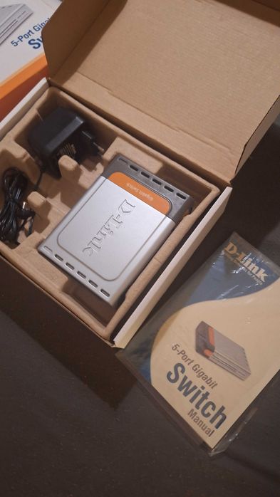 D-LINK Gigabit Switch, Model DGS-1005D