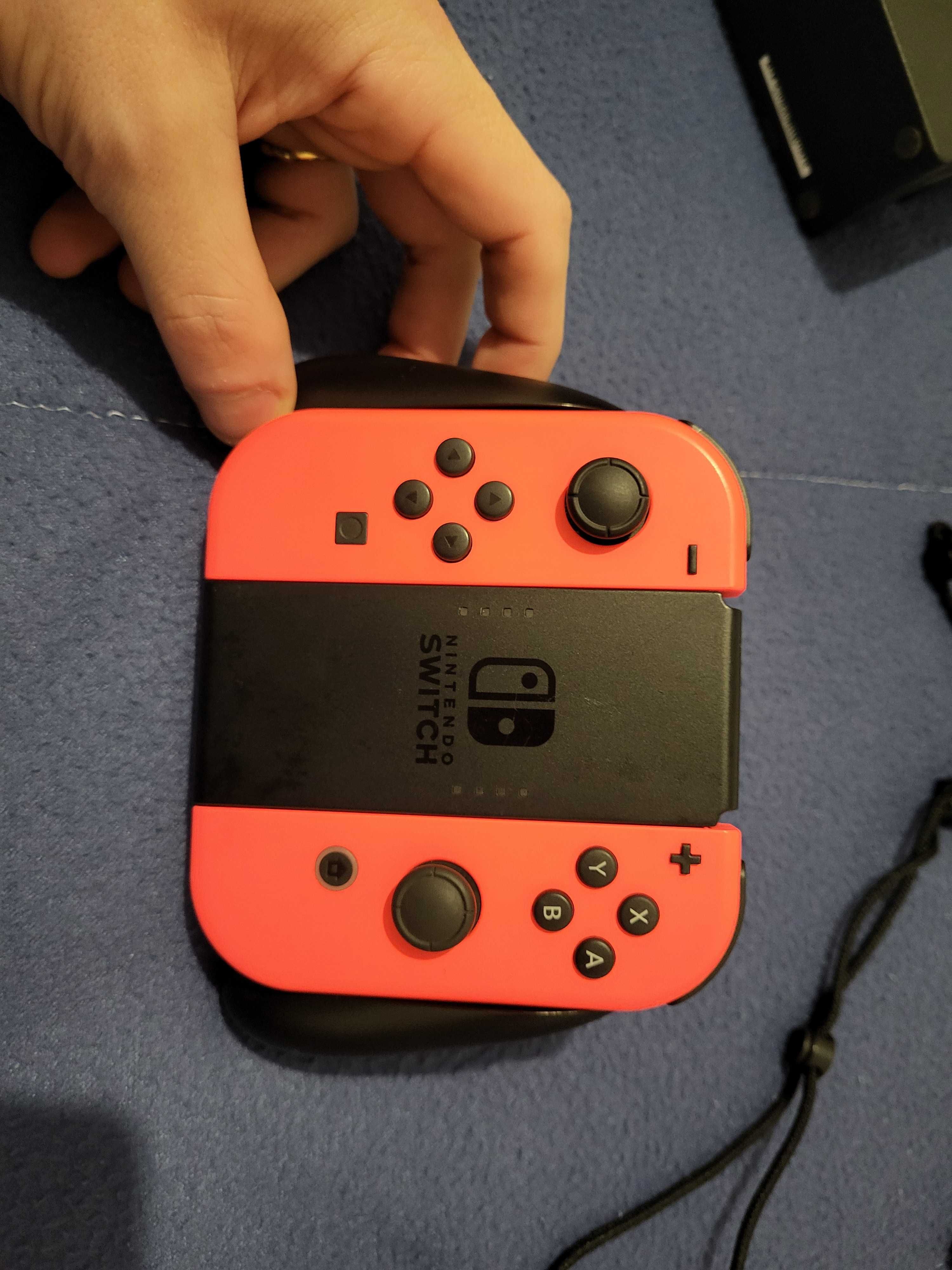 Nintendo Switch Desbloqueada + Cartão 256gb (como nova)