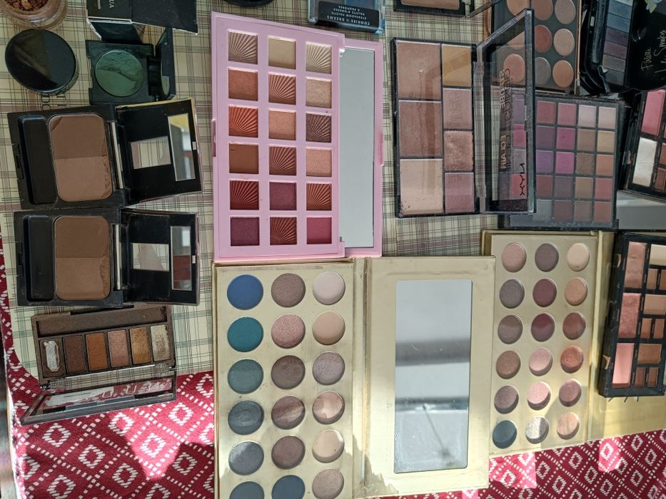 Paleta paletka cienie makijaż Bourjois nars kiko milennials becca