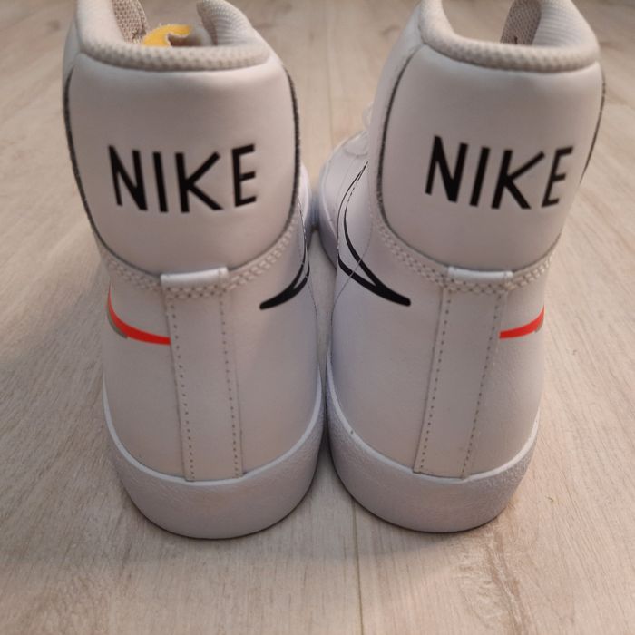 Оригінальні чоловічі кросівки NIKE BLAZER MID 77 SD FJ4827-100