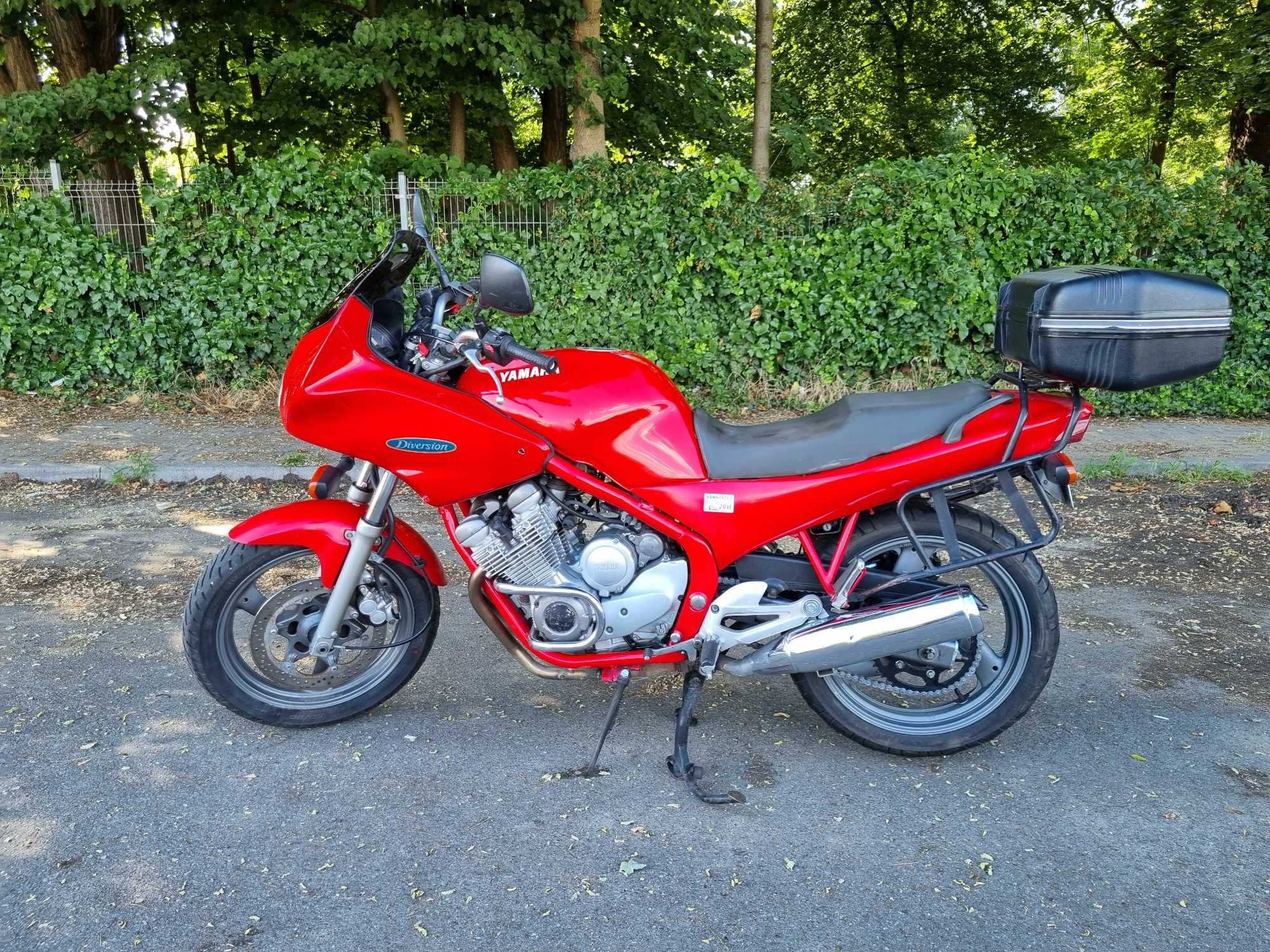 Motocykl Yamaha XJ600 S Diversion – świetny stan, kufer Givi