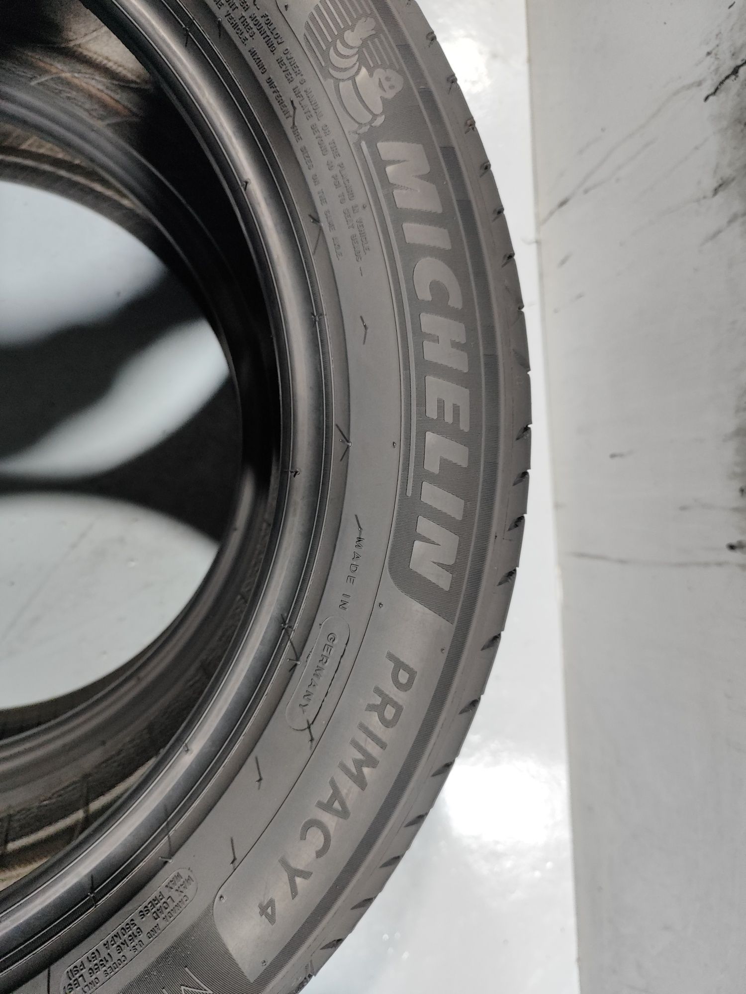 2 pneus semi novos 205-55R17 Michelin - Oferta dos Portes