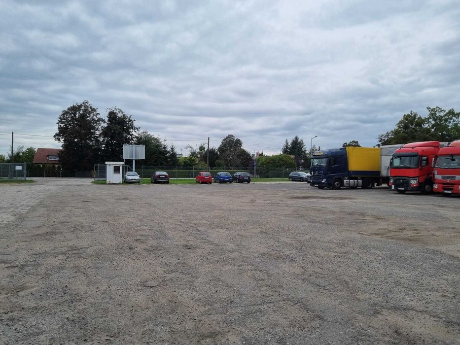 Miejsce parkingowe TIR/AUTOBUS blisko A2 S11 przy DK434