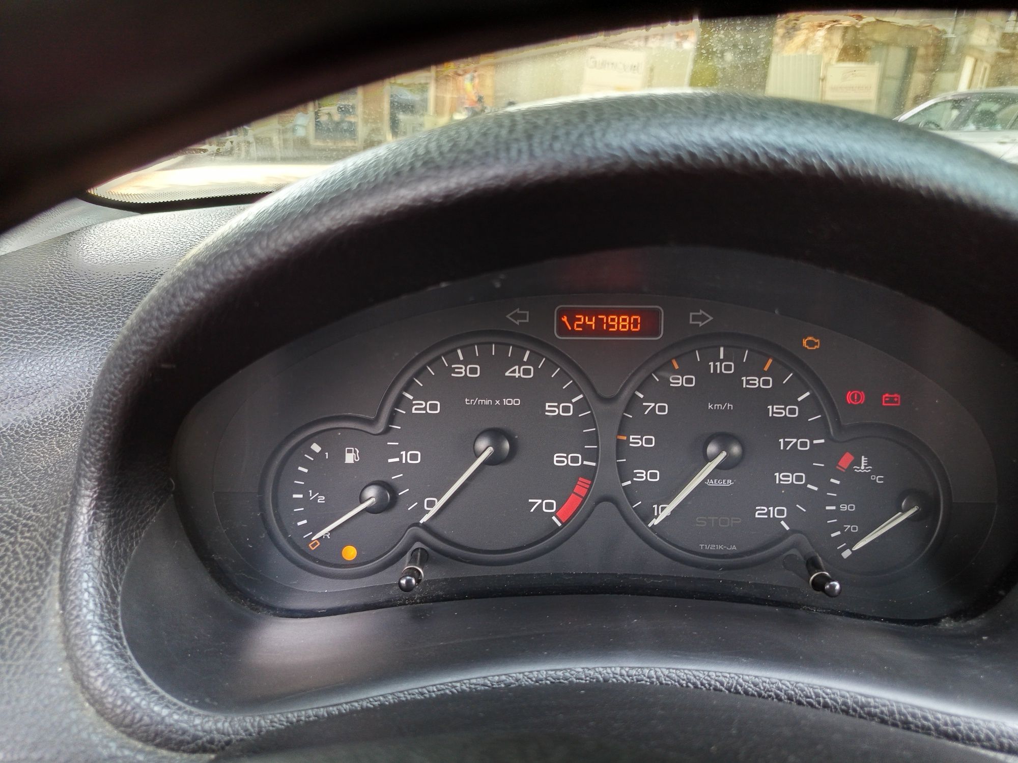Vendo Peugeot 206 1.1 16V – 2002 – Gasolina – 750€