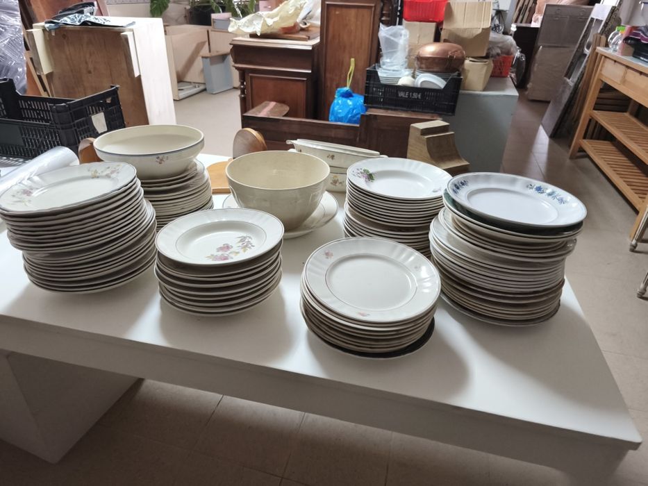 Lote com diversos artigos