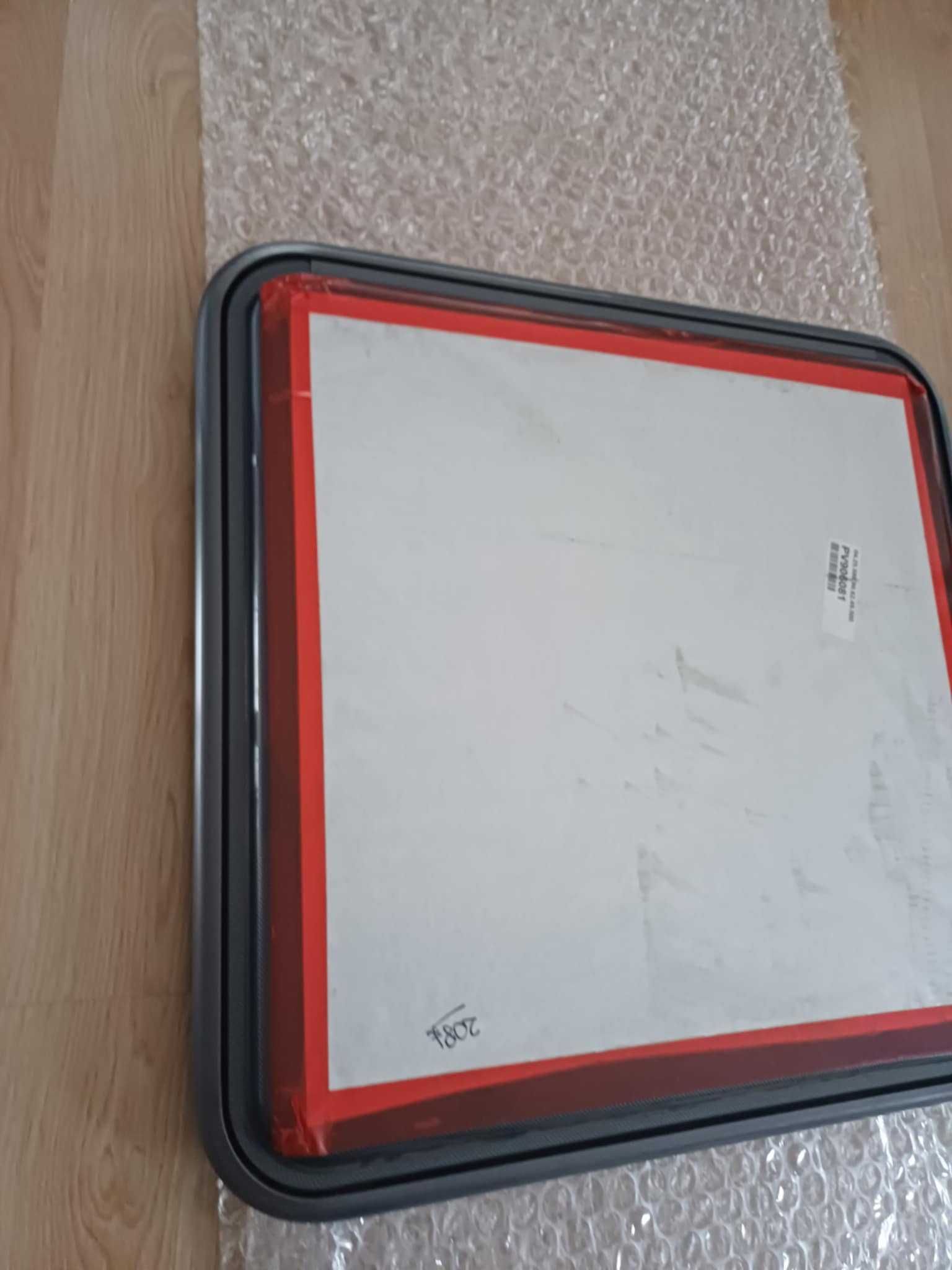 Okno uchylne w ramie 75x72,5 przyczepa kempingowa kamper