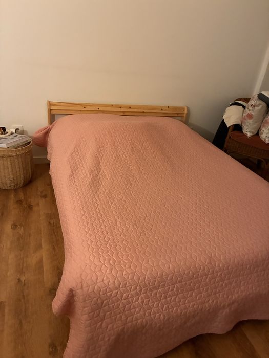 Cama Ikea com colchão