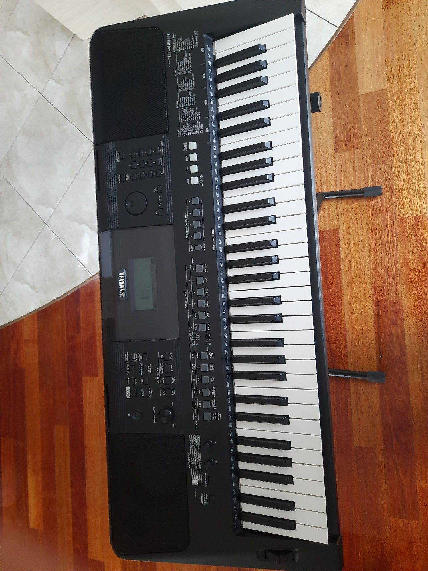 Keyboard yamaha e463