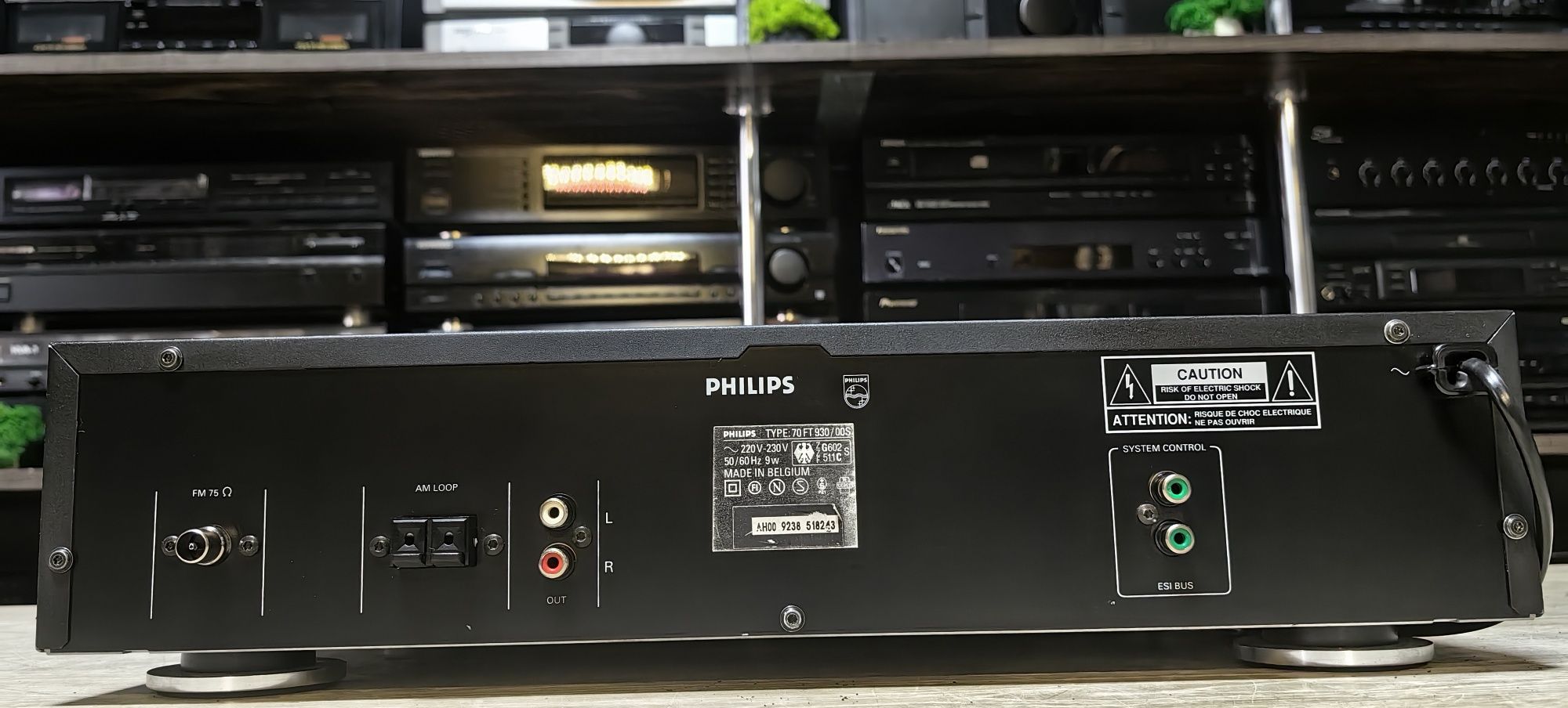 Тюнер Philips FT930
