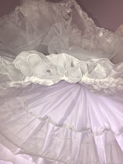 Продам весільну сукню