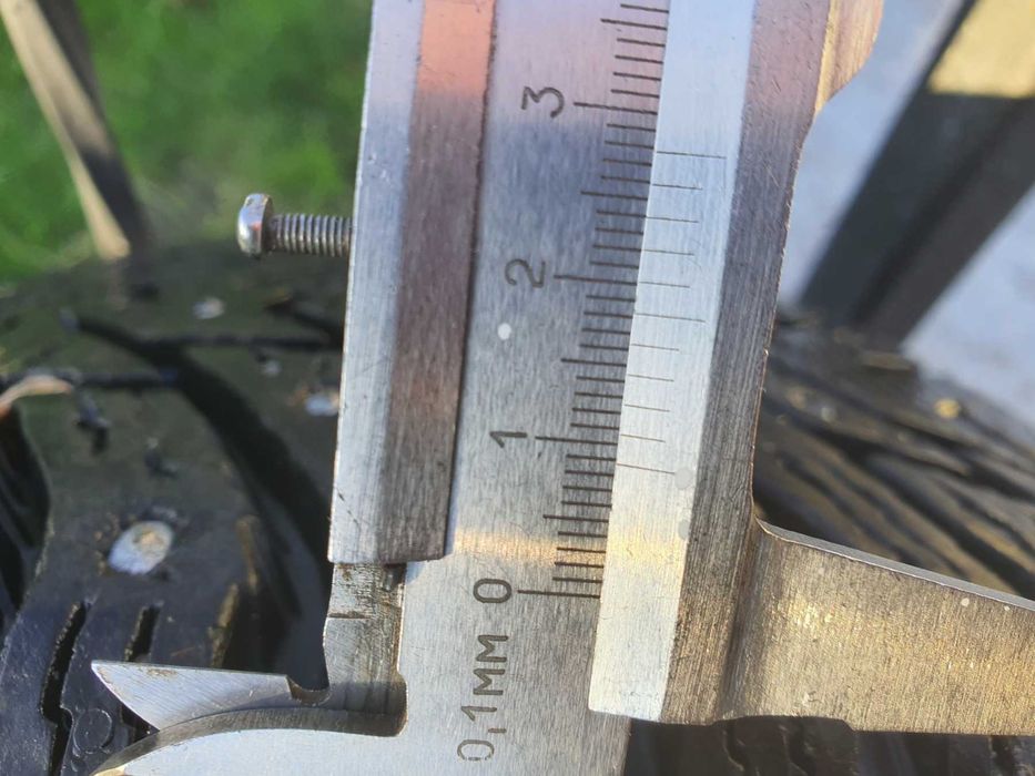 Шини легке б/у  Nokian Nordman8. шиповані на дисках 205/55R16  2шт