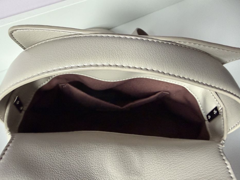 torebka przez ramię w kolorze taupe TOUS Bloom