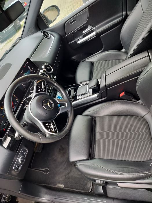 Black weekend Mercedes klasa B W247 full LED tablet  Hej Mercedes