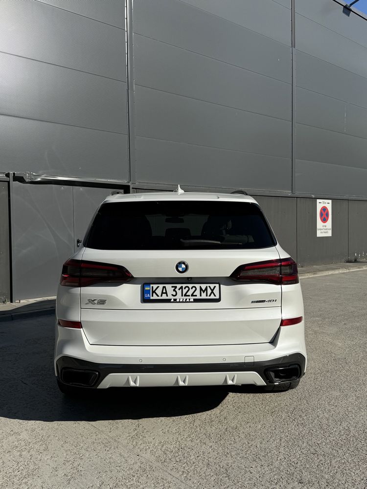 Автомобіль BMW X5 G05 S-drive 40i 3.0 2021 року білий перламутр