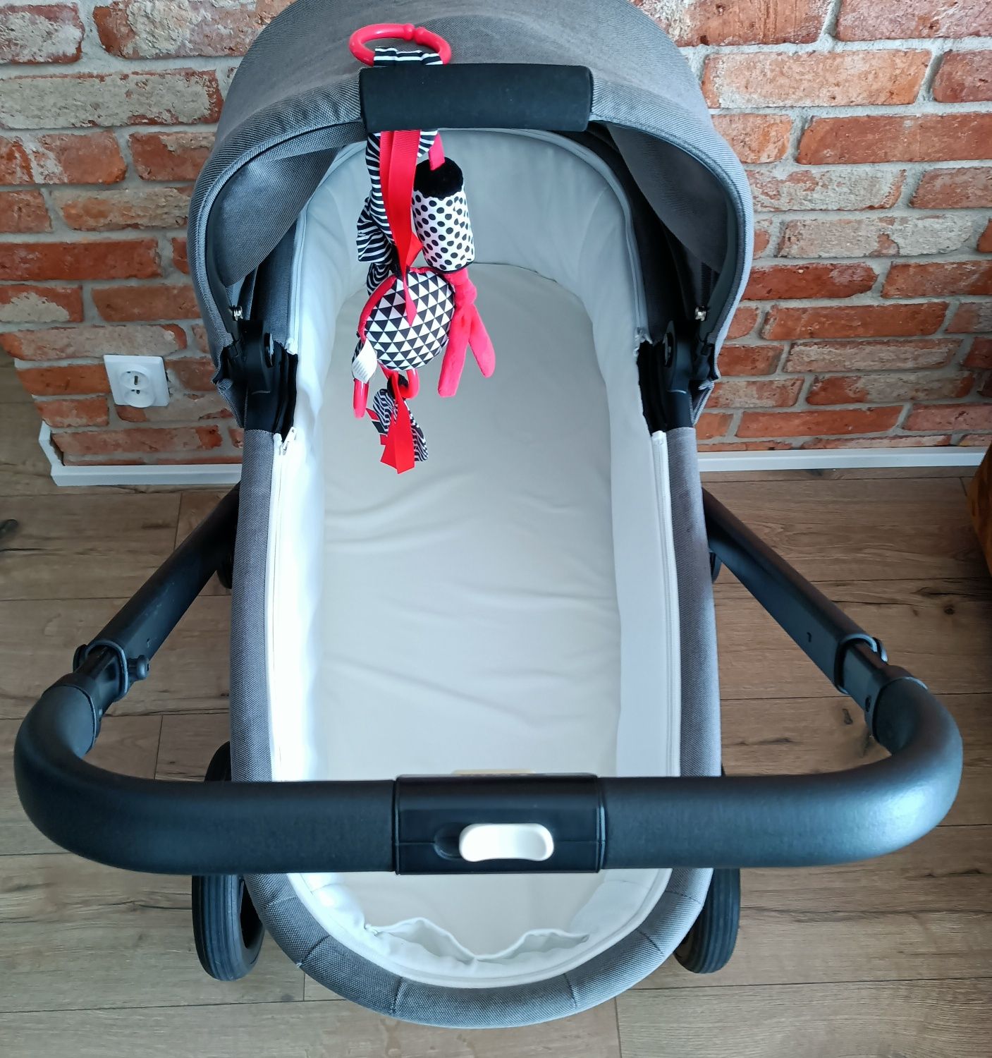 Wózek gondola i spacerówka 2w1 cybex balios s w kolorze Soho Grey
