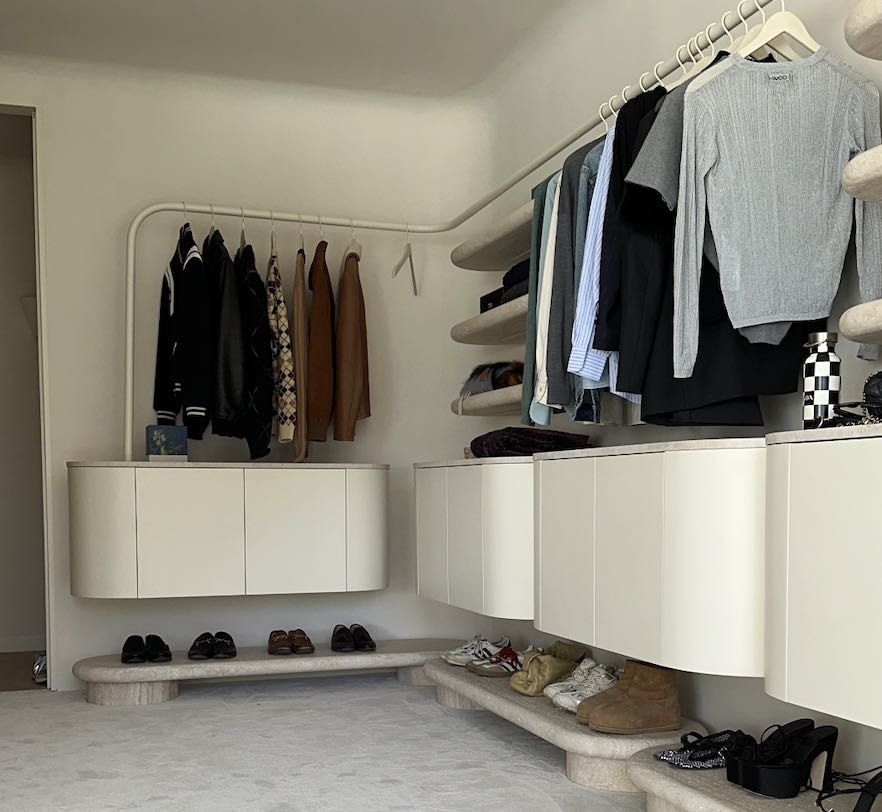 closet quarto travertino