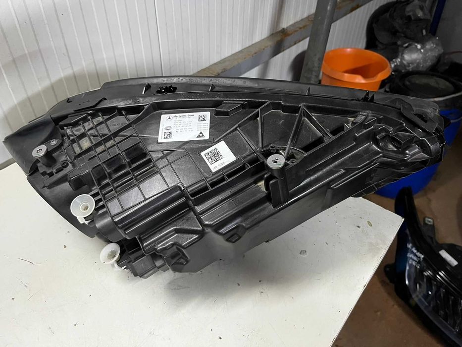 Farol esquerdo MERCEDES-BENZ A-CLASS (W177)