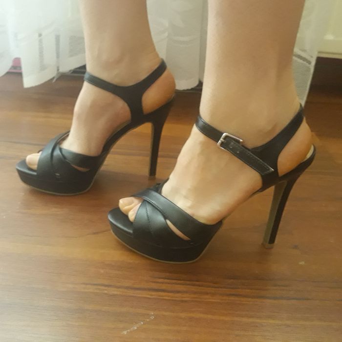 sandały na szpilkach