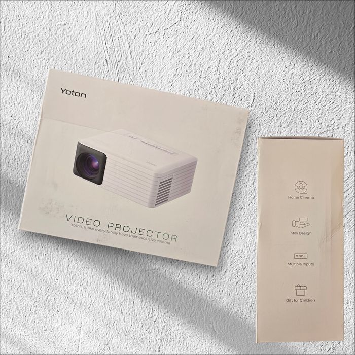 Yoton Y3 — это компактный и легкий мини-проектор