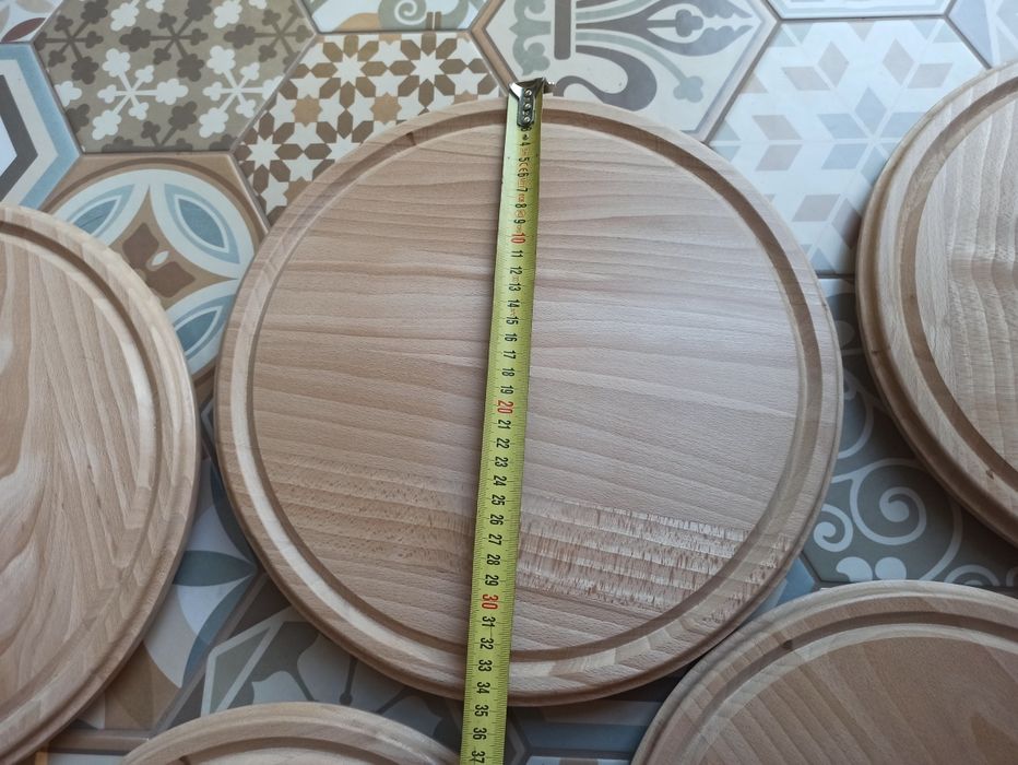 Tacki tacka drewniana bukowa na przekąski sery wędliny ciasto patera