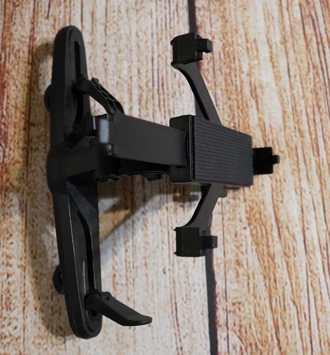 Samochodowy uchwyt ma tablet lub telefon